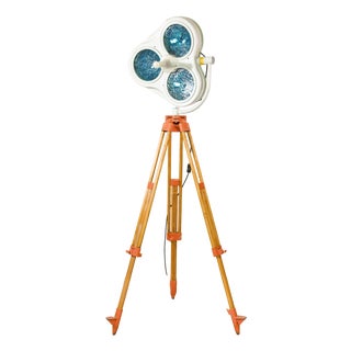 White and Green Operating Hospital Floor Spotlight by Heraeus Hanaulux, London, 1990s For Sale