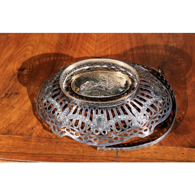 English 19th Century Silverplate Oval Bread Basket with Putti & Garlands For Sale - Image 11 of 12