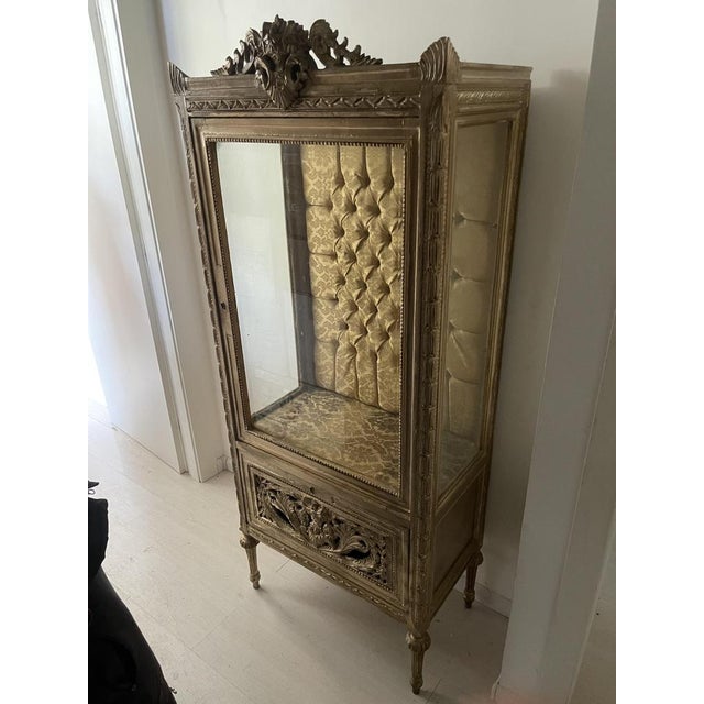 Mid-Century Baroque Carved Wooden Display Cabinet with Tufted Interior, 1980s For Sale - Image 14 of 16
