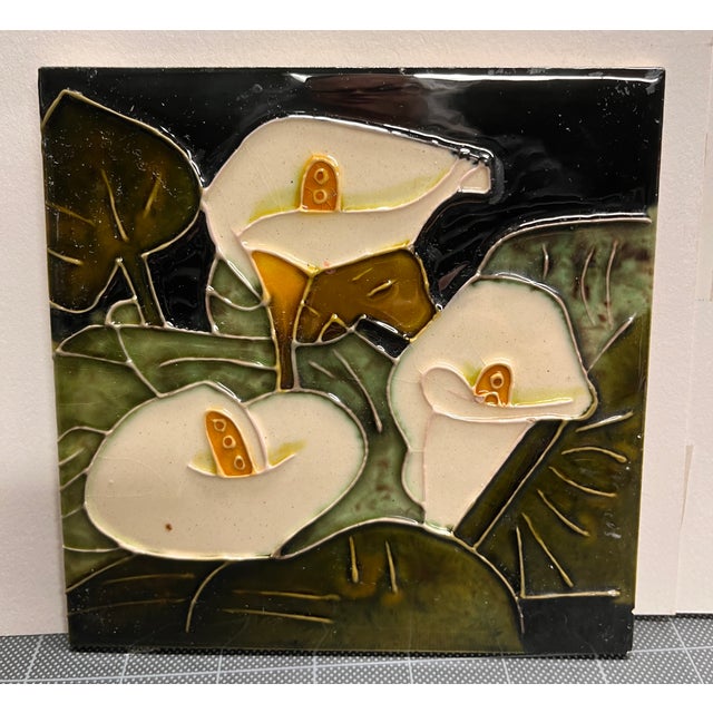 Lovely vintage calla lily ceramic trivet. Diego Rivera subject matter.