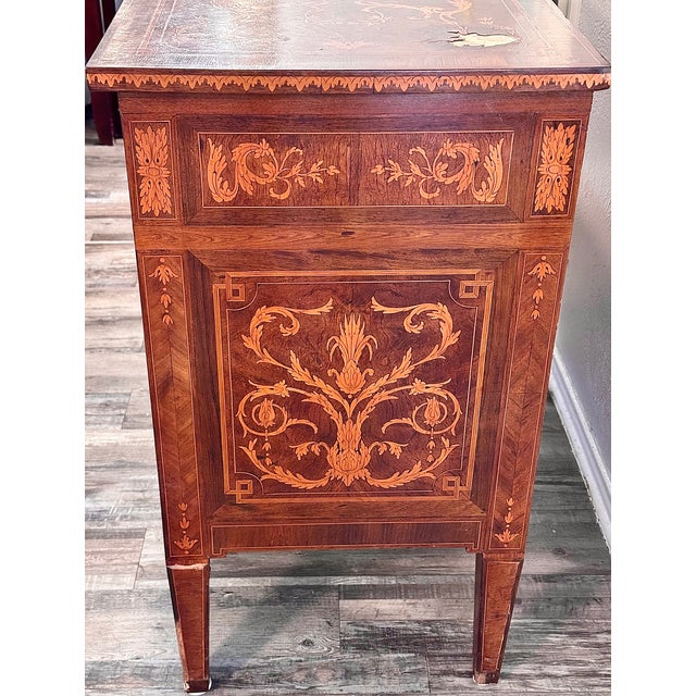 18th-Century Italian Wooden Inlay Dresser For Sale - Image 4 of 17