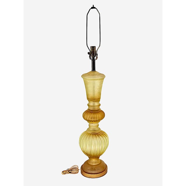 This 1960s Murano glass table lamp, made by Seguso Vetri d'Arte in Venice for Marbro Lamp Company in California, features...