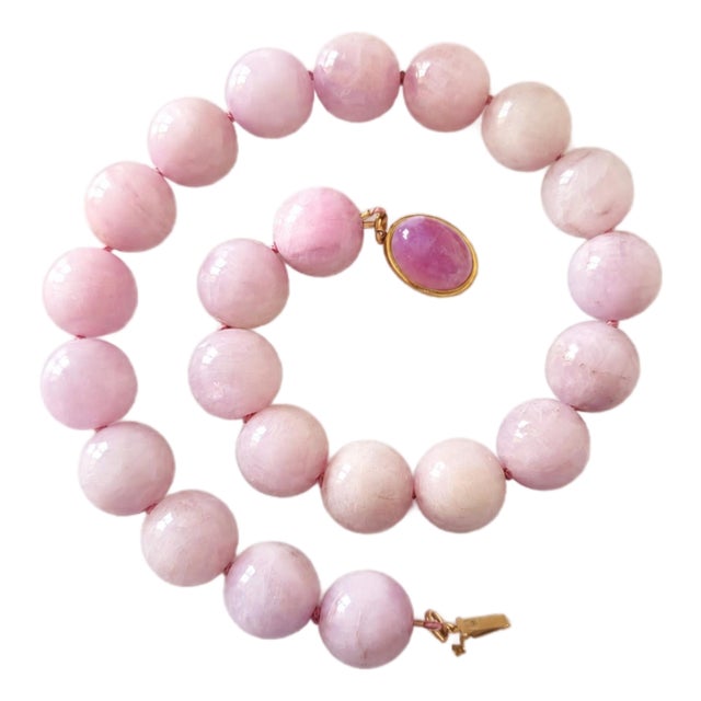 Natural Pink Kunzite Beaded Necklace With Kunzite Cabochon Clasp For Sale