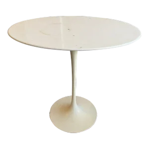 1960s Vintage Knoll Style White Marble Top Eero Saarinen Style Oval Tulip Side Table