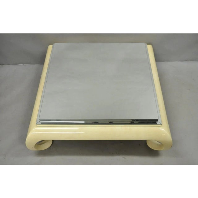 Chinoiserie Vintage Chinoiserie Bone Lacquered Oriental Ming Style Mirrored Coffee Table For Sale - Image 3 of 12