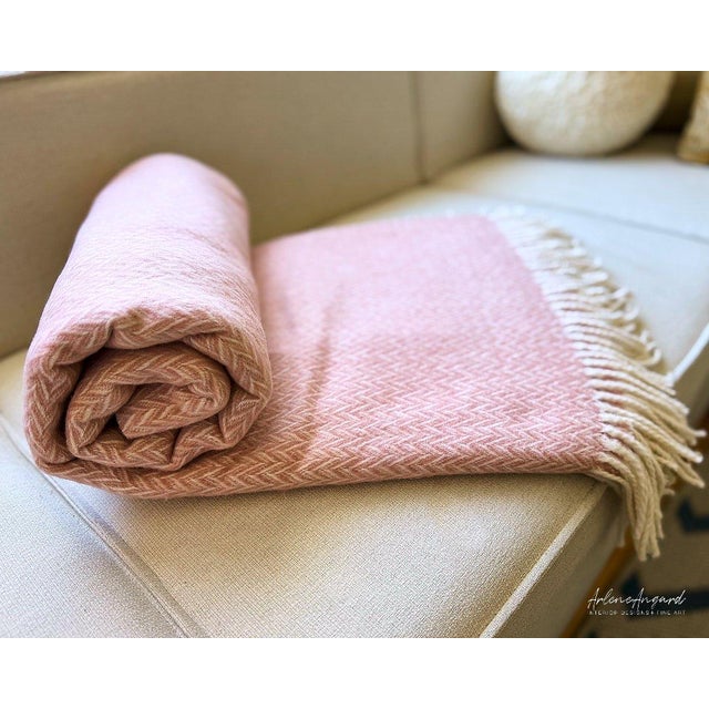 Shabby Chic Marina Throw Jacquard Collection, Magenta For Sale - Image 3 of 9