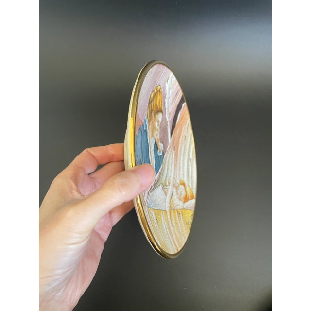 1970s 1977 Vincente Tiziano Italian Art Pottery Mother & Child Wall Plate For Sale - Image 5 of 8