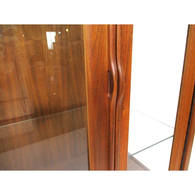Wood Mid Century Tall Walnut Curio Display Cabinet in the Style of Danish Modern For Sale - Image 7 of 18