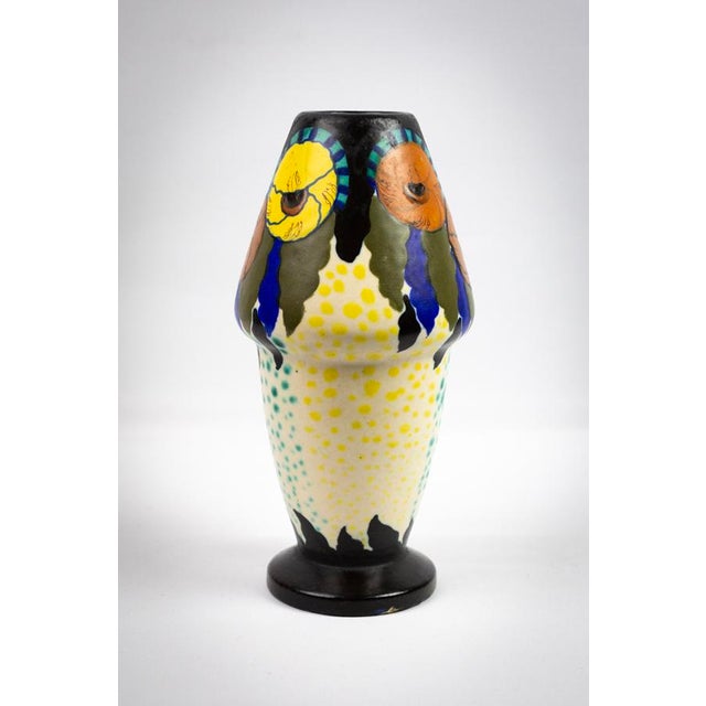 Shell-Shaped Vase in Polychrome Glazed Ceramic with Stylized Floral Decor by D'Argyl for E. Val & Cie, Paris, 1928-1935 For Sale - Image 11 of 11