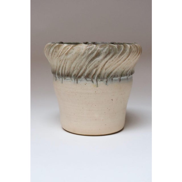 Mid-Century Modern Vintage Ceramic Planter Vase in Pale Pink Matte Glaze by Deanna Nichols For Sale - Image 3 of 18