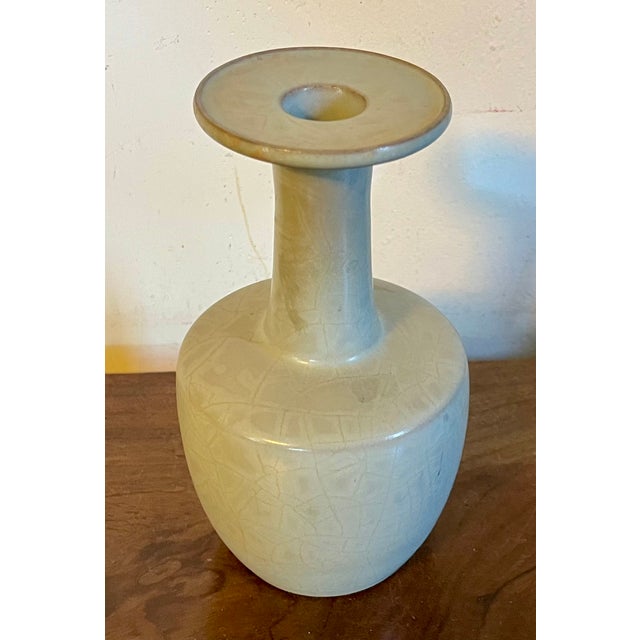 Chinese Celadon Crackle Glaze Mallet Shape Vase - Early 20th Century in the Style of Song Dynasty Imperial Ceramics For Sale - Image 4 of 14