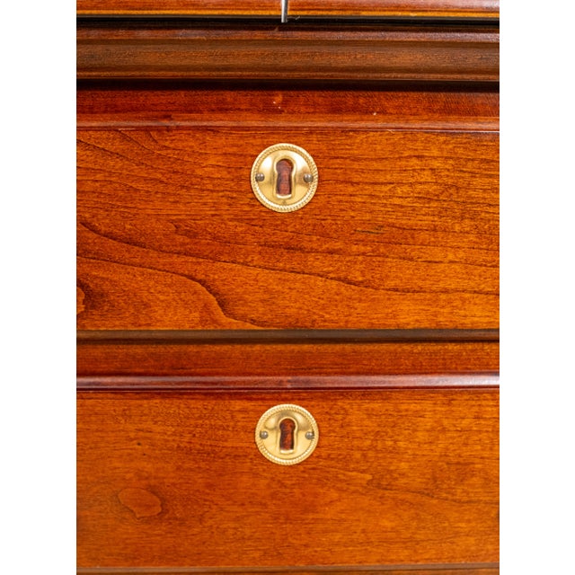 Pennsylvania House Queen Anne Cherry Flip Top Server Sideboard For Sale - Image 14 of 18