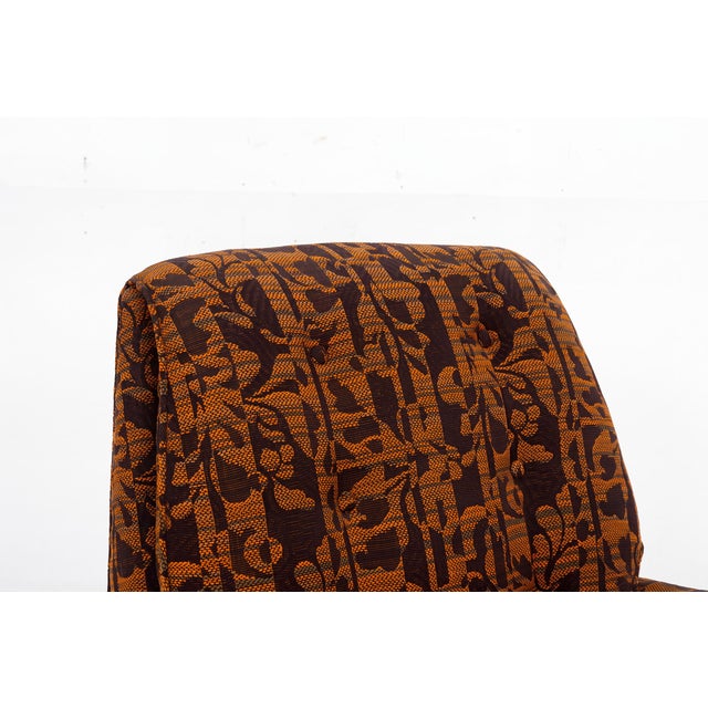 Wood Pair of Mid-Century Lounge Chairs by Heritage For Sale - Image 7 of 10