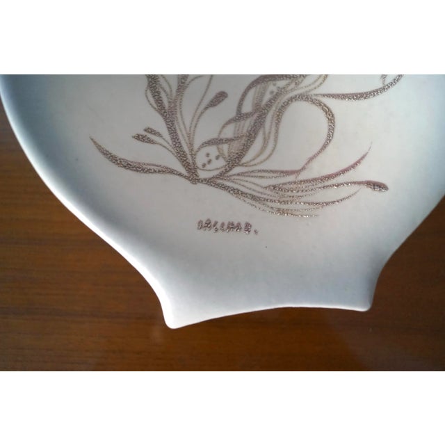 1950’s Mid-Century Modern Sascha Brastoff Biomorphic Pottery Dish For Sale - Image 11 of 12