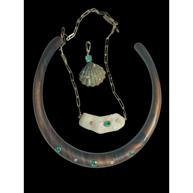 Wood Collar Necklace With Emeralds, Diamonds & 14k Gold For Sale - Image 9 of 12