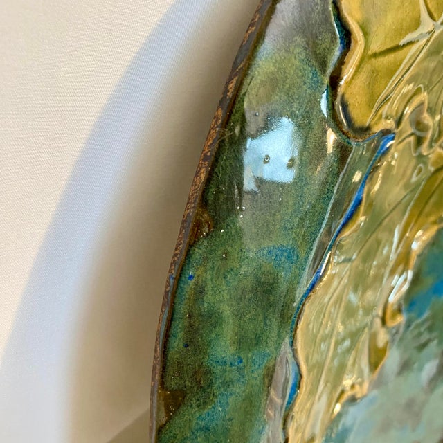 Contemporary Global Views Glazed Earthenware Frog and Lily Pad Decorative Plate For Sale - Image 3 of 10