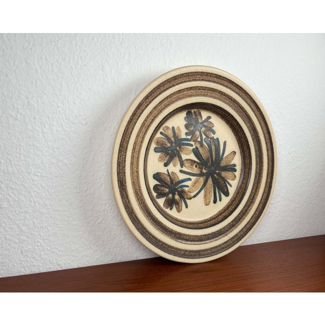 Mid-Century Modern Danish Studio Pottery Wall Plate with Flower Design from Mit Stoneware, 1960s For Sale - Image 5 of 13