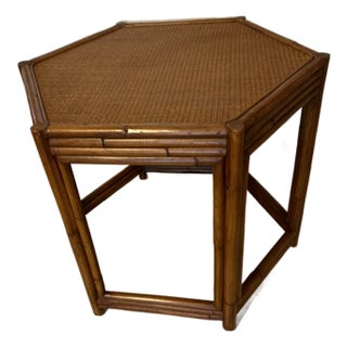 Vintage Asian Chinoiserie Hexagon Faux Bamboo and Rattan Side Table For Sale