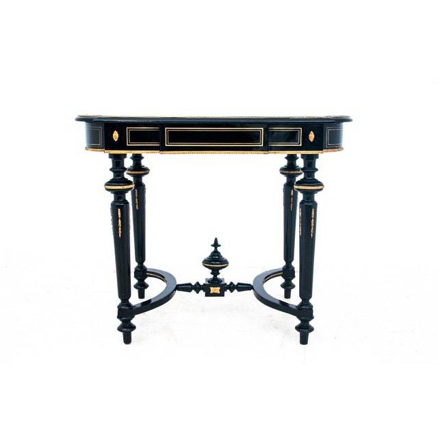 Napoleon III-style table – Hans Makart, Austria, first half of the 19th century. Restored. An original piece designed by...