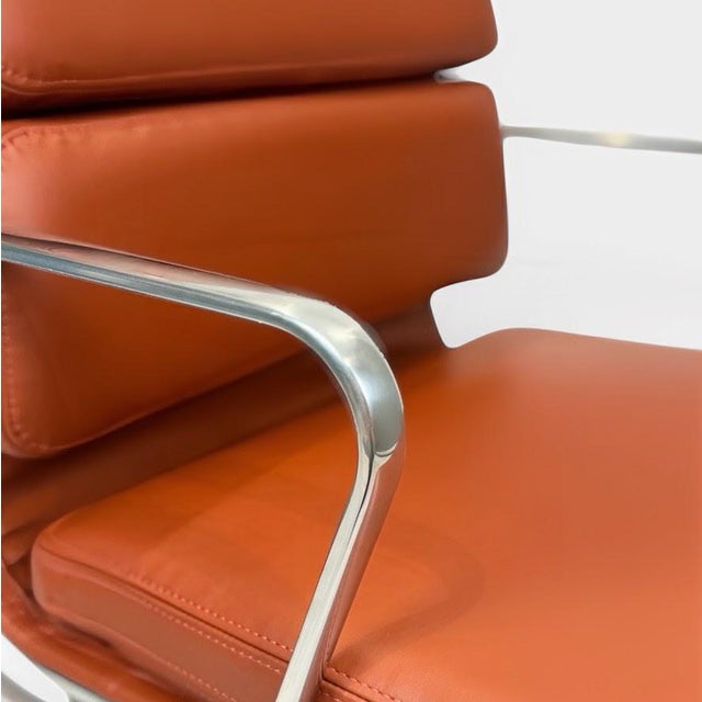 Brown Herman Miller Eames Aluminum Group Soft Pad Management Chair – Warm Cognac Leather For Sale - Image 8 of 10