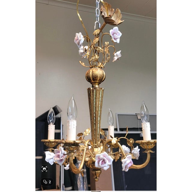 Italian Gilt Wood & Porcelain Roses Chandelier For Sale In New York - Image 6 of 9