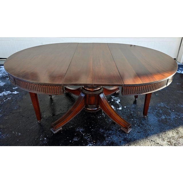 Traditional Antique Early 19th Century Round Pedestal Dining Tables W/Two Leaves For Sale - Image 3 of 11