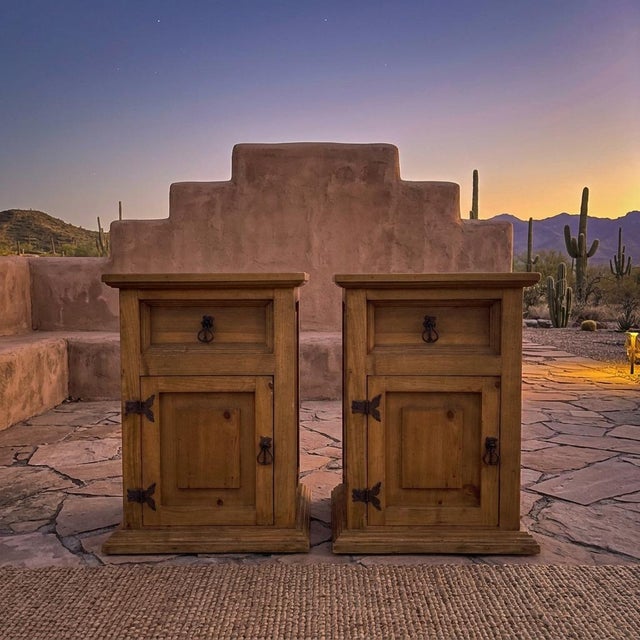 2000 - 2009 Vintage Southwestern Rustic Ponderosa Pine Nightstands– A Pair For Sale - Image 5 of 14