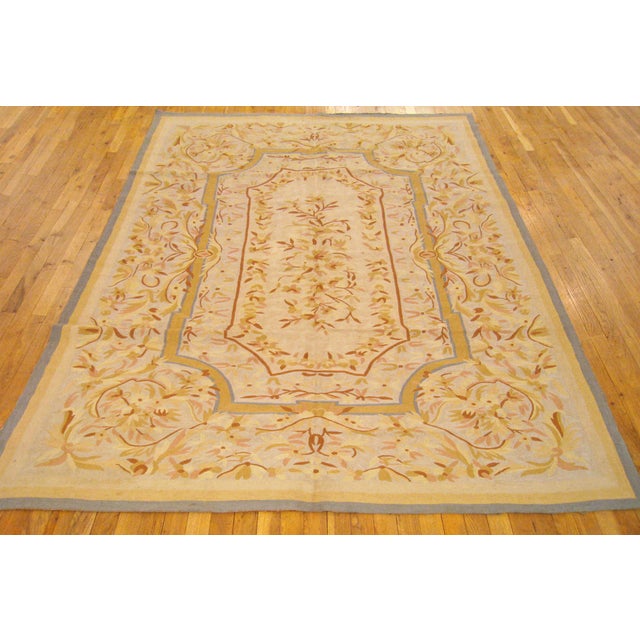 Indian Vintage Indian Decorative Oriental Chain Stitch Rug in Room Size For Sale - Image 3 of 10