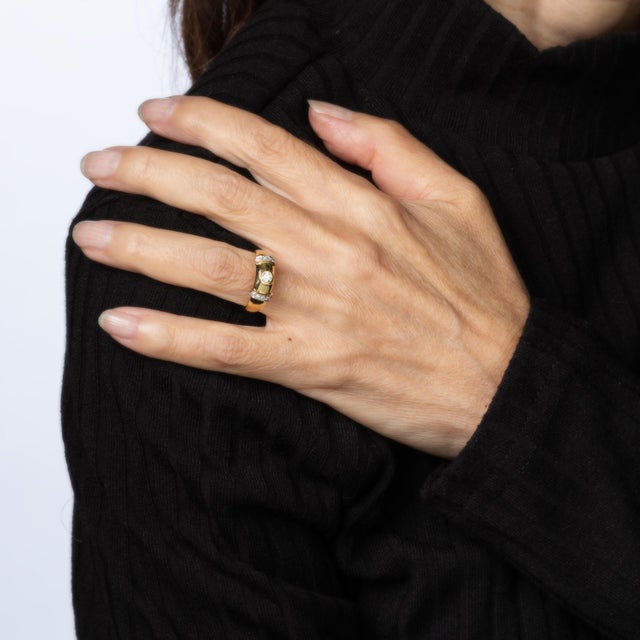 80s Vintage Diamond Band Sz 6.5 Stacking Ring 18k Yellow Gold Estate Jewelry For Sale In Los Angeles - Image 6 of 7