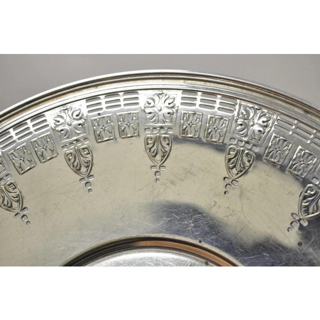 Victorian Antique Wallingford Silver Plated Victorian 10" Round Decorated Dish Platter For Sale - Image 3 of 10