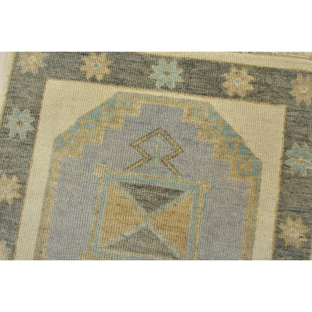Anatolia Runner 3′ X 14’3” Ivory Wool Tribal Hand-Knotted Oriental Rug For Sale In Philadelphia - Image 6 of 12