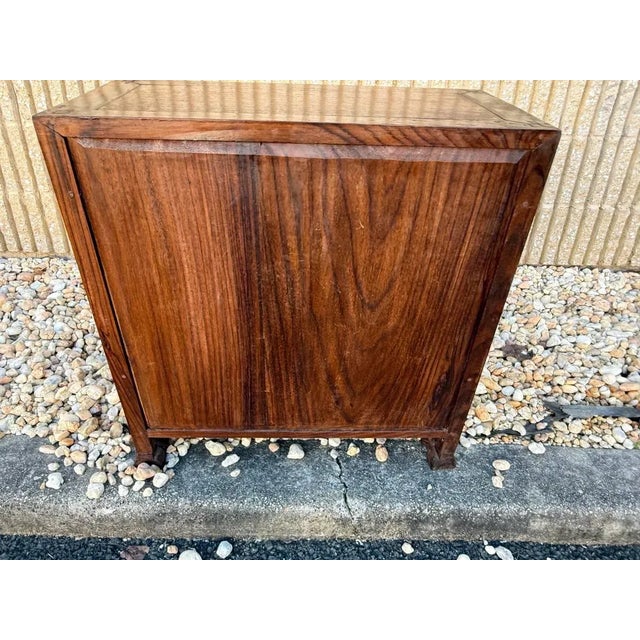 Mid 20th Century Vintage Chinoiserie Style Carved Teak Wood Display Side Cabinet For Sale - Image 5 of 18