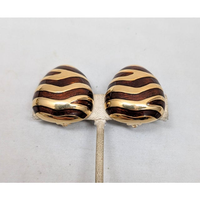 1980s Vintage 1980s Signed Ciner Goldtone Brown Enamel Striped Clip Earrings-2 Pieces For Sale - Image 5 of 8