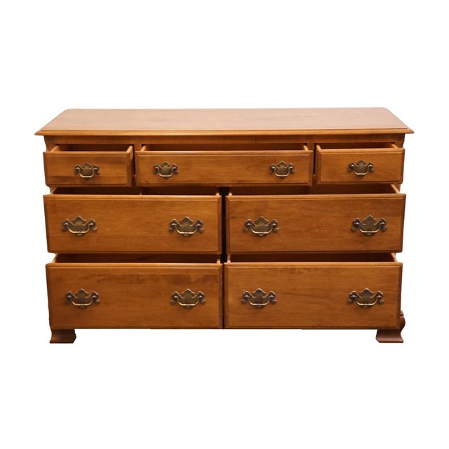 Ethan Allen Heirloom Nutmeg Maple Colonial Early American 54" Double Dresser 10-5302 For Sale In Kansas City - Image 6 of 14