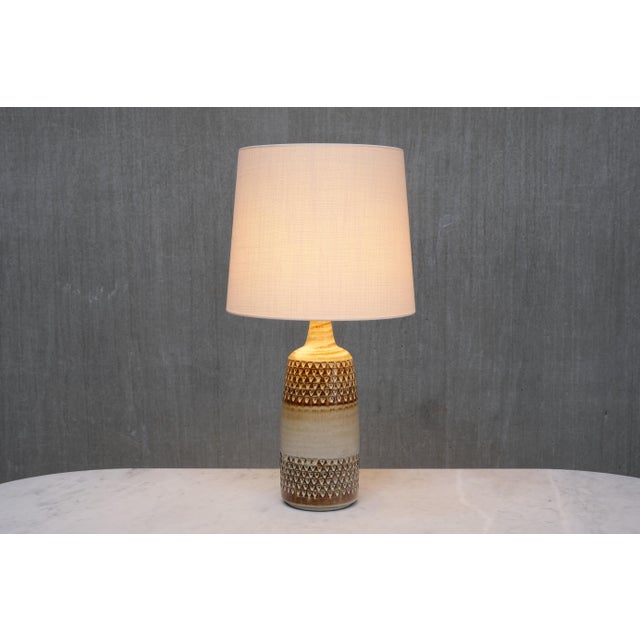 Textile Large Ceramic Relief Table Lamp by Einar Johansen for Søholm Stoneware, Denmark, 1960 For Sale - Image 7 of 11