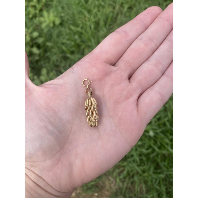 1950s Bunch of Bananas Charm, 14k Yellow Gold, Length 1.5 In For Sale - Image 4 of 4