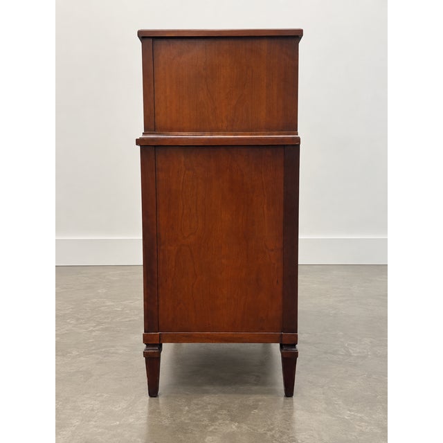 Neoclassical 1960s Henredon Mid-Century 7 Drawer Dresser For Sale - Image 3 of 11