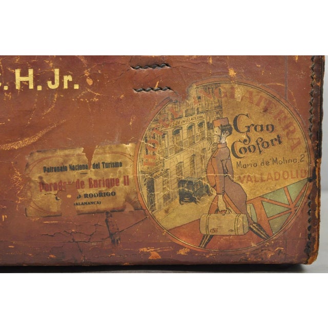 Brown Late 19th Century English Art Deco Brown Leather Travel Case Suitcase W/ Cunard Stickers & Top Hat For Sale - Image 8 of 18