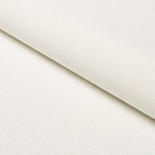 SAMPLE - Schumacher Sasha Indoor/Outdoor Fabric In White For Sale