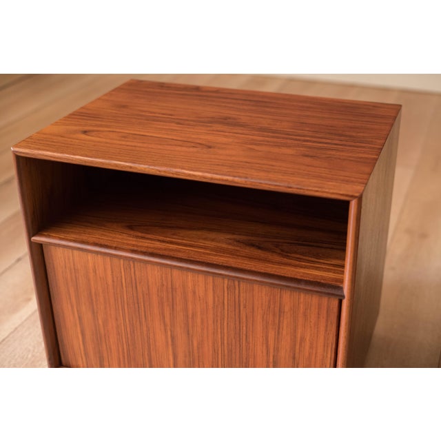 Vintage Pair of Rosewood Danish Modern Bedside Table Nightstands For Sale In Monterey, CA - Image 6 of 18