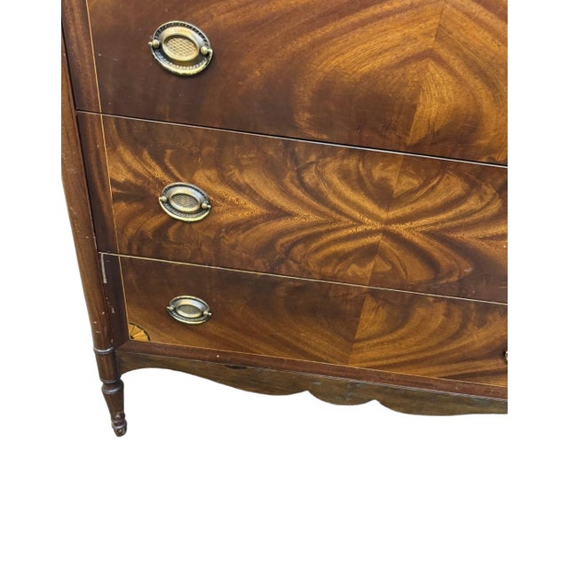 Brown 1940s John Widdicomb Federal Style Flame Mahogany Chest of Drawers For Sale - Image 8 of 12