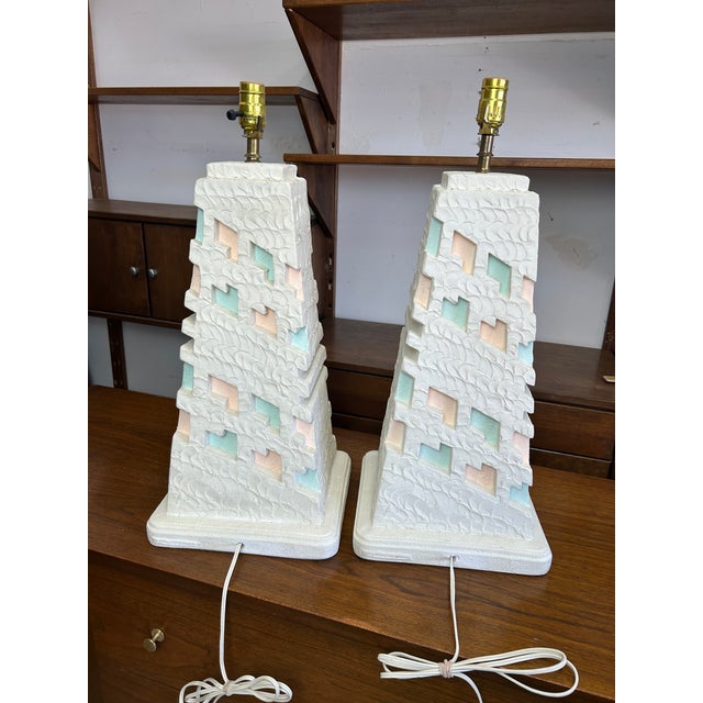 Vintage 1989 Monterey Art Studio Chalkware Lamps - Pair of Postmodern Southwestern Art Deco Obelisk For Sale - Image 4 of 5