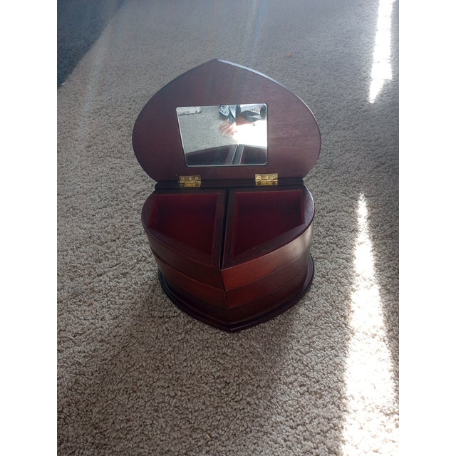 1980s 1980s Exquisite Bombay Mahogany Wood Heart Shaped Swivel Jewelry Box. For Sale - Image 5 of 7