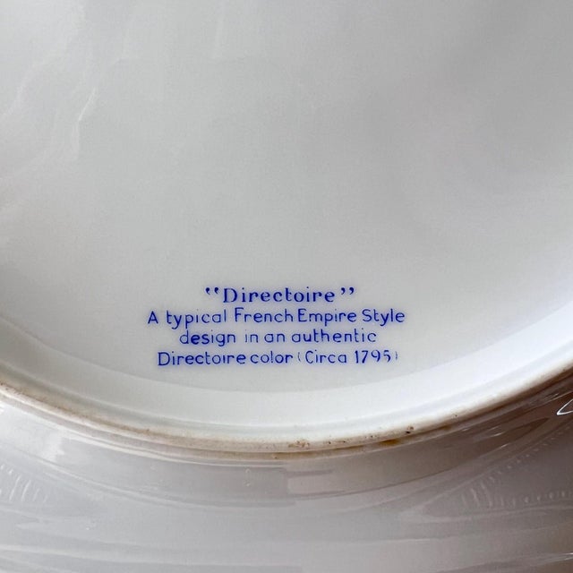 1980s 8 Ceralene “Directiore” green Limoges 10 1/4" dinner plates // A Raynaud et Cie // French porcelain // Made in France // French Empire For Sale - Image 9 of 10