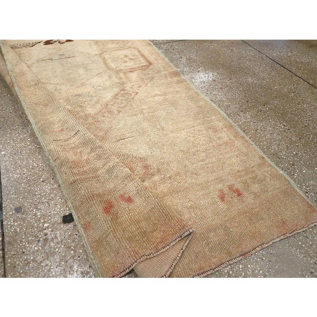 Galerie Shabab Collection Mid-20th Century Turkish Anatolian Runner For Sale - Image 9 of 10