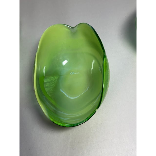 Vintage Italian Murano Green Art Glass Bowls, Set of 4 For Sale - Image 11 of 17