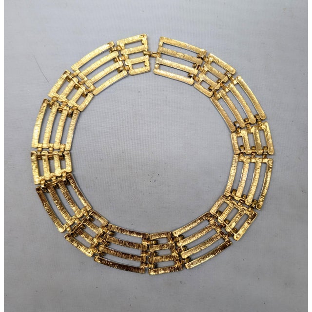 Silver Vintage 1980s Signed Givenchy Goldtone & Rhodium Plated Interlocking Links Collar Necklace For Sale - Image 8 of 11