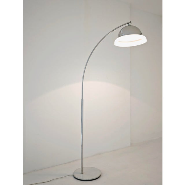 Mid-Century Modern Italian Chromed Brass and Acrylic Glass Arch Floor Lamp, 1970s For Sale - Image 10 of 18