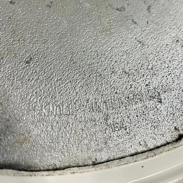 White Dining Table by Eero Saarinen for Knoll International, 1960s For Sale - Image 8 of 10