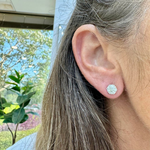 Metal Type: 14K White Gold Length: 0.25 inches Diameter: 7.00 mm Weight: 2.60 grams One pair of rhodium-plated 14K white...